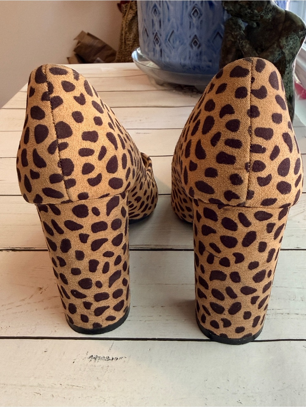 Rouge Helium | Leopard Print Pointed Toe Pumps, Brown/Black - Picture 6 of 9